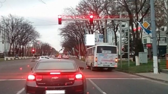 В Ташкенте водитель автобуса шокировал всех пользователей социальных сетей (видео)