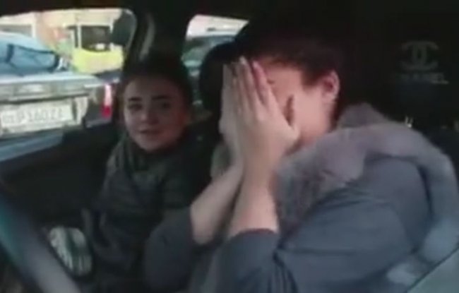 На улицах Ташкента в честь праздника для женщин устраивают необычные сюрпризы (видео)