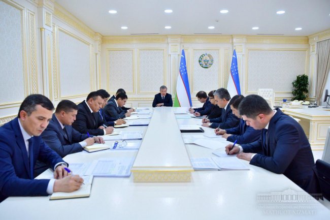 Мирзиёев провел совещание. Ряд увольнений и выговоров от Президента