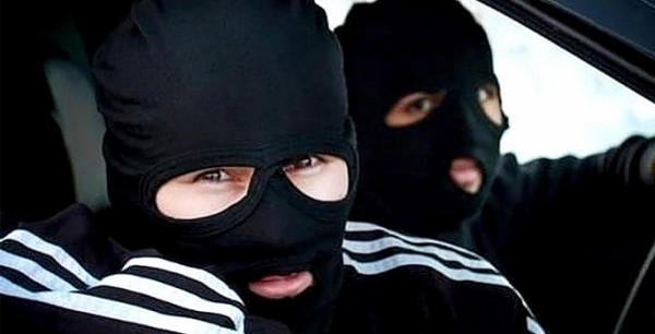 Бонни и Клайды: в Ташкенте разбойники в масках ворвались в квартиру