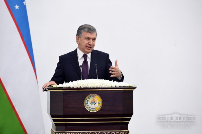 Шавкат Мирзиёев подписал сразу три закона