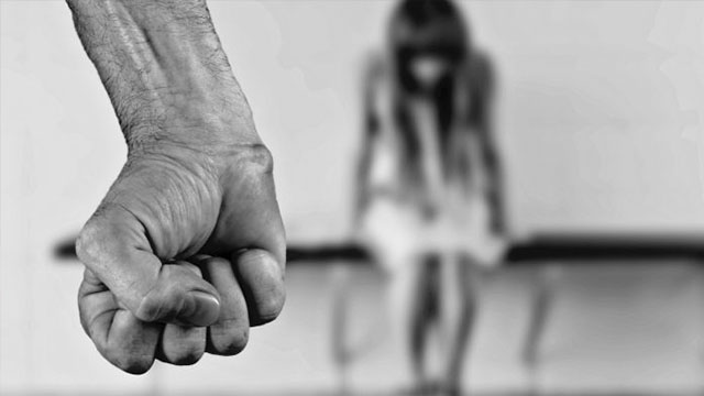 В Турткулском районе мужчина изнасиловал девушку в ее доме