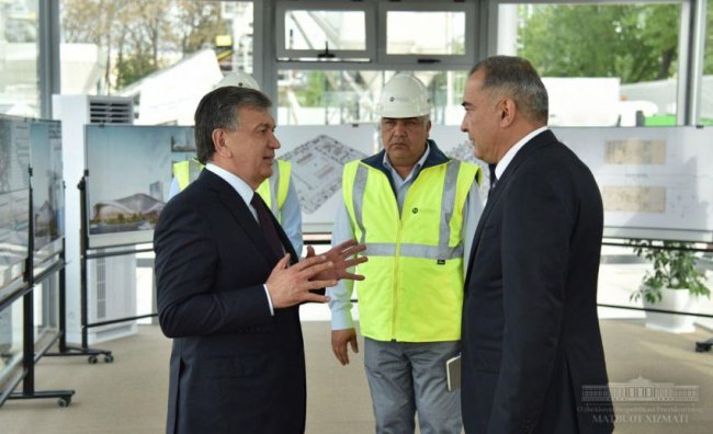 Президент ознакомился с проектами, реализуемыми в Tashkent City
