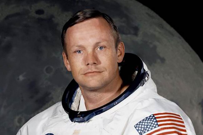 Нил Армстронг и азан на Луне