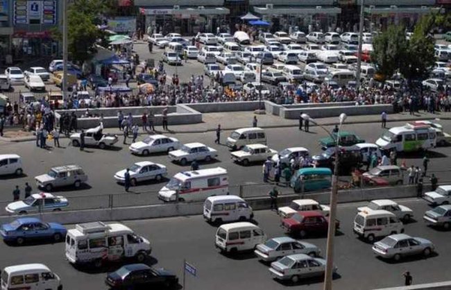 На рынке «Бек-барака» продавец избил сотрудника правоохранительных органов