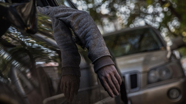 На Юнусабаде мужчина умер внутри автомобиля из-за нехватки кислорода