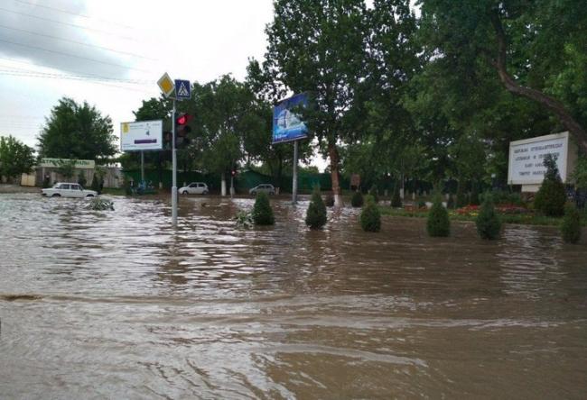 Администрация столицы принесла свои извинения по поводу затопленных улиц и пообещала решить данную проблему