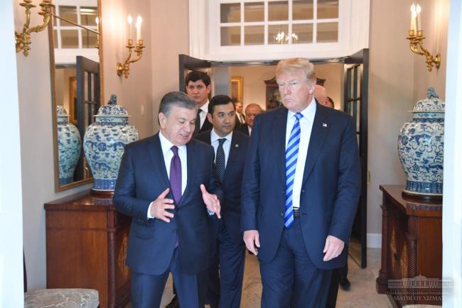 Шавкат Мирзиёев и Дональд Трамп продолжили переговоры с участием делегаций двух стран (Фото)
