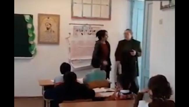 Психанула: Учитель сорвалась на детей и администрацию школы (видео)