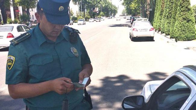 Ташкентские инспекторы дорожно-патрульной службы тестируют нательные камеры