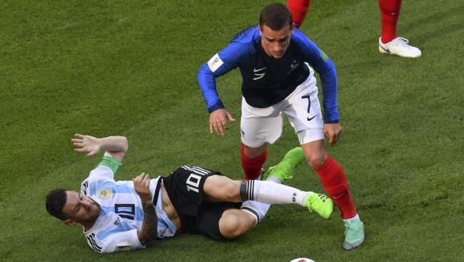 Франция победила Аргентину со счетом 4:3 и вышла в 1/4 финала ЧМ
