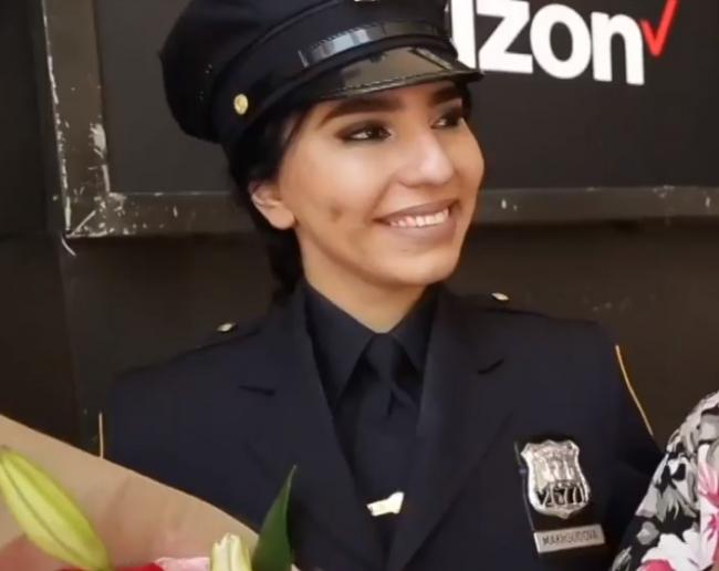 Девушка из Узбекистана работает в полиции США (видео)