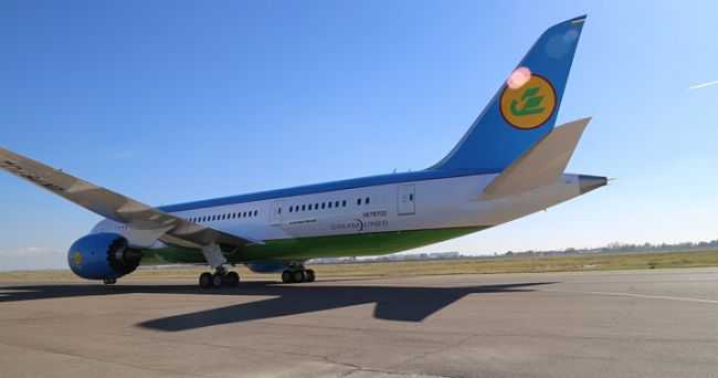 У самолета «Узбекистон хаво йуллари» отказала одна из систем торможения во время посадки