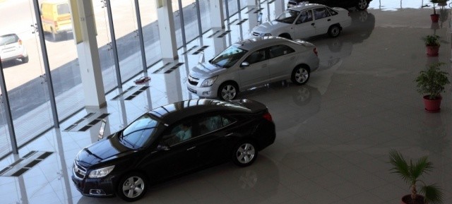 Узбекскому автосалону пришлось выплатить штраф клиенту за долгое ожидание машины
