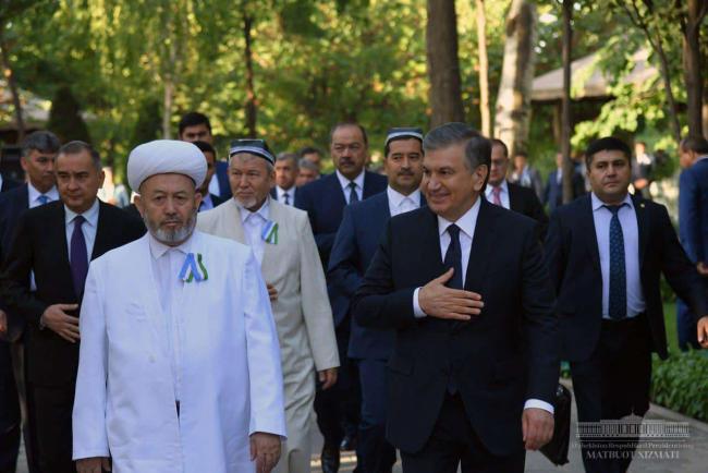 В Ташкенте в аллее «Шахидлар хотираси» прошла церемония поминовения погибших