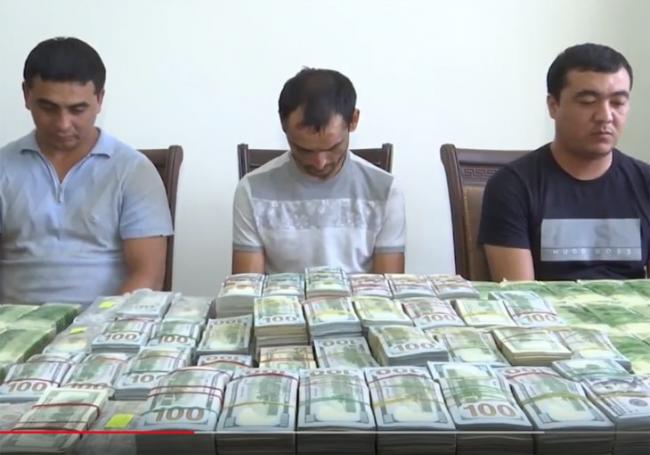 Трое мужчин пытались вывезти из Узбекистана больше 5 миллионов долларов
