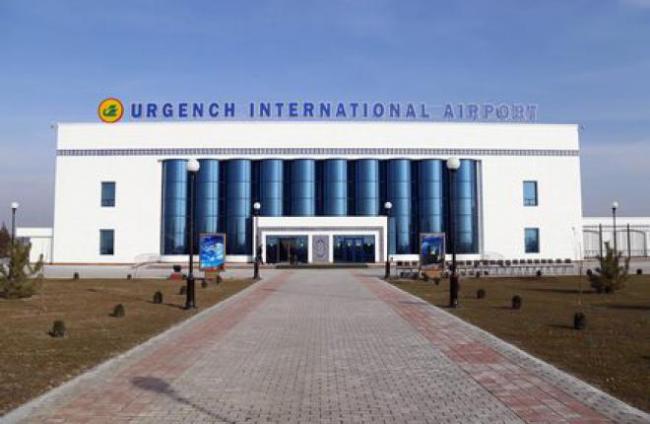 Узбекистанца задержали в аэропорту из-за порнографии в телефоне
