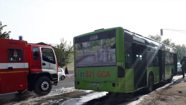 В Ташкенте  загорелся очередной пассажирский автобус