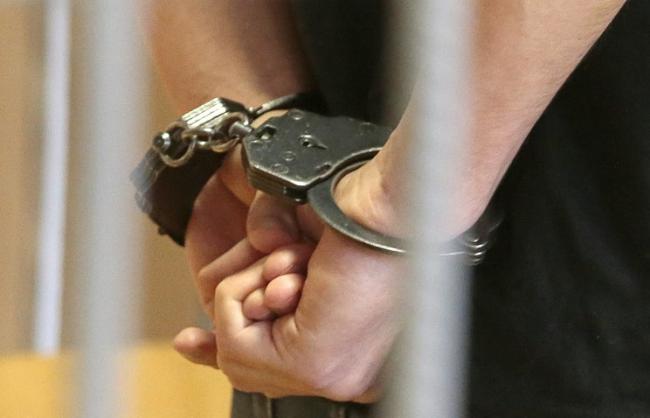 Узбекистанец приговорен к 19-годам тюремного заключения за убийство своего сына и покушение на жену