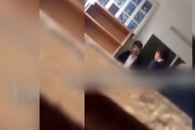 Учитель Наманганского колледжа, оскорбивший и ударивший учеников, заявил, что хотел направить их на правильный путь