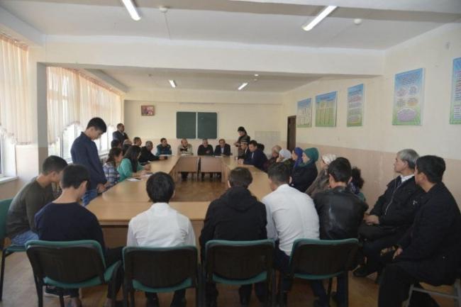 В Ташкенте группа учеников нанесла травму учителю истории