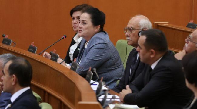 Сенатор Максуда Ворисова выразила свое мнение по поводу присяги фермеров