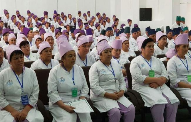 В Каттакурганском районе врачей заставили принять присягу