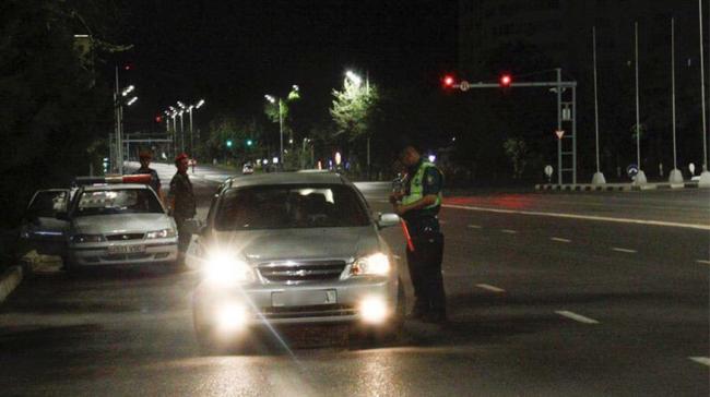 В Узбекистане утвердили порядок проверки на алкогольное опьянение водителей алкотестером