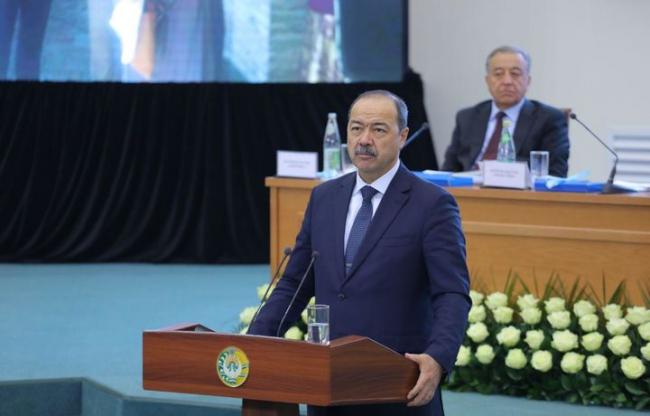 Премьер-министр Узбекистана предложил увеличить количество женщин-чиновниц
