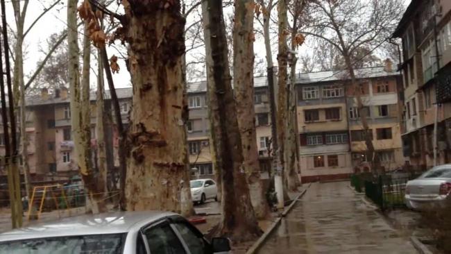 В Алмазарском районе трехлетний мальчик выпал из окна 3-го этажа