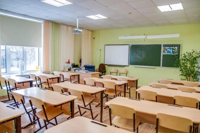 В Андижане педагог получила выговор за мат в адрес ученика