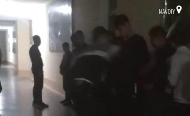 Видео: В Навои произошло массовое избиение учеников в общежитии