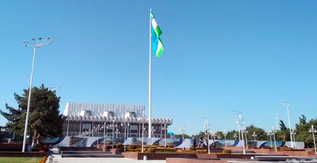 В Ташкенте установят еще один большой флаг