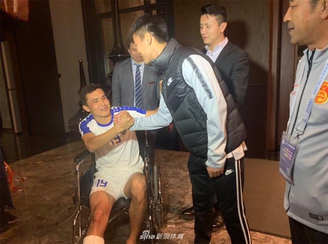Китайского футболиста, который нанес Отабеку Шукурову травму могут пожизненно отстранить от футбола