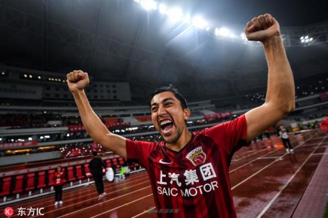 Одил Ахмедов заявил, что может вернуться в российский чемпионат