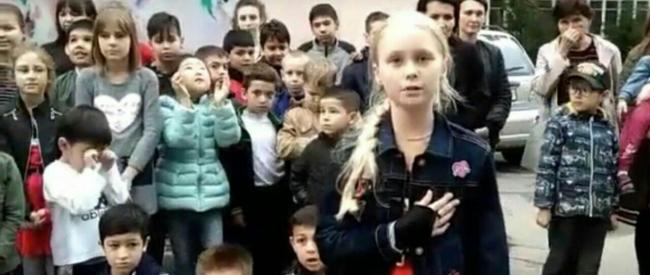Видео: Дети обратились к Президенту с просьбой не сносить их центр культуры в Ташкенте