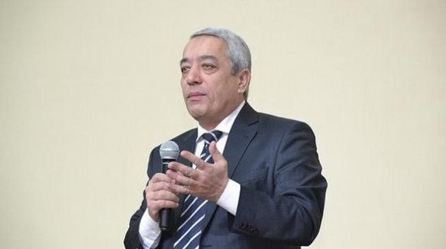 Доктор исторических наук Азамат Зиё призвал узбекистанцев переживать за узбекский язык