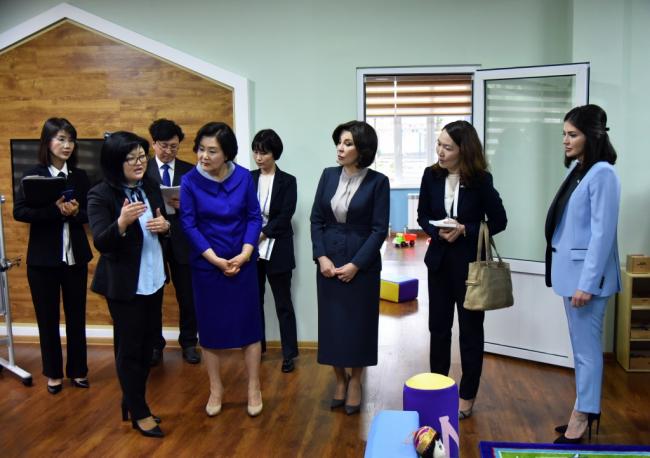 Первые леди Узбекистана и Южной Кореи посетили ряд учреждений социальной и культурной сферы