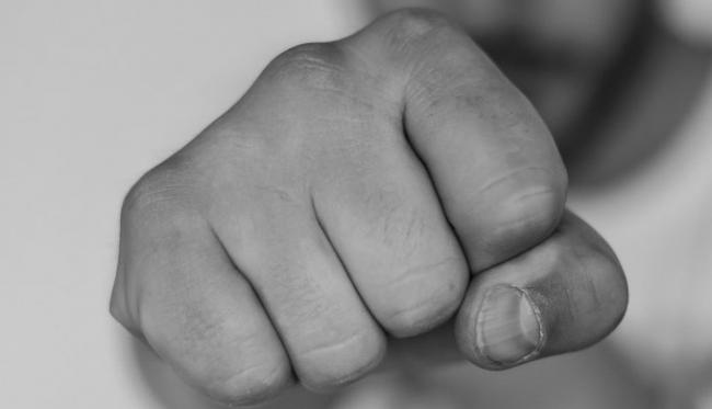 Видео: В Коканде возле кафе произошла массовая драка