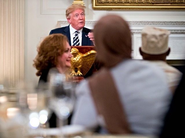 Видео: Дональд Трамп провел ифтар в Белом доме