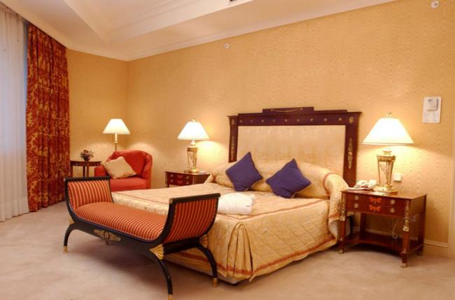 В Узбекистане гостиницам разрешили выдавать номера лицам, не состоящим в браке