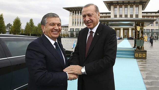 Шавкат Мирзиёев провел телефонный разговор с Президентом Турции