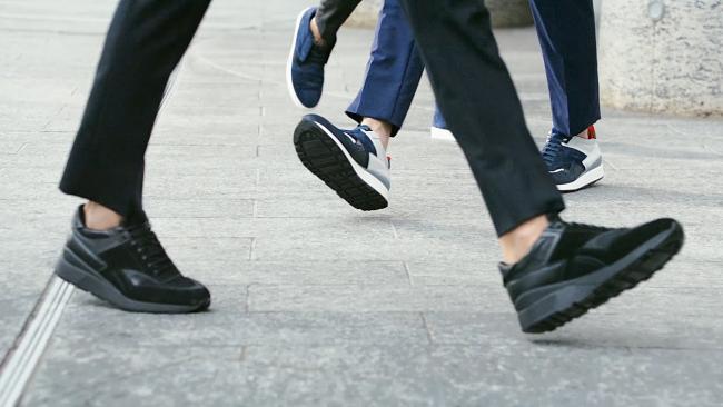 Узбекистанцы захотели кроссовки как у Шавката Мирзиёева