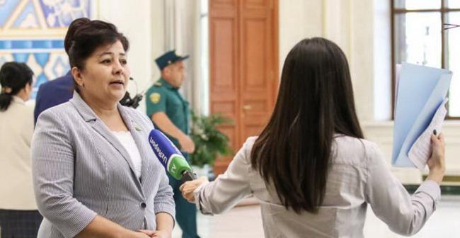 Узбекистанцы высмеяли интервью сенатора Саёры Абдикаримовой