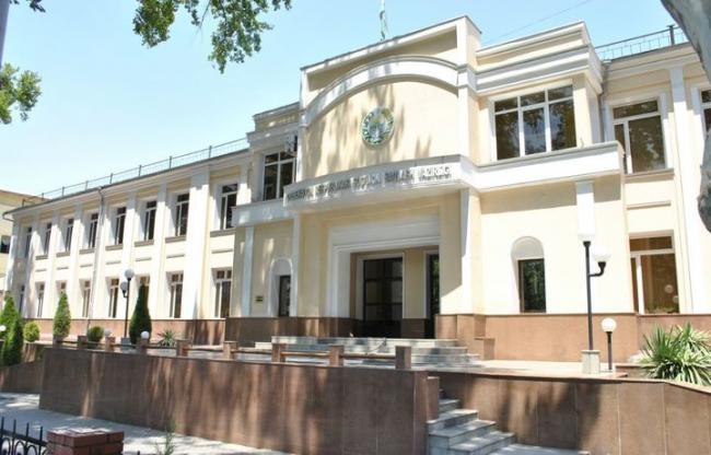 Минздрав Узбекистана посоветовал не выходить из дома с 12:00-16:00