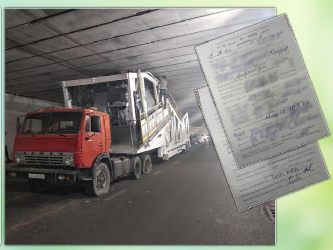 В Ташкенте Камаз застрял в туннеле