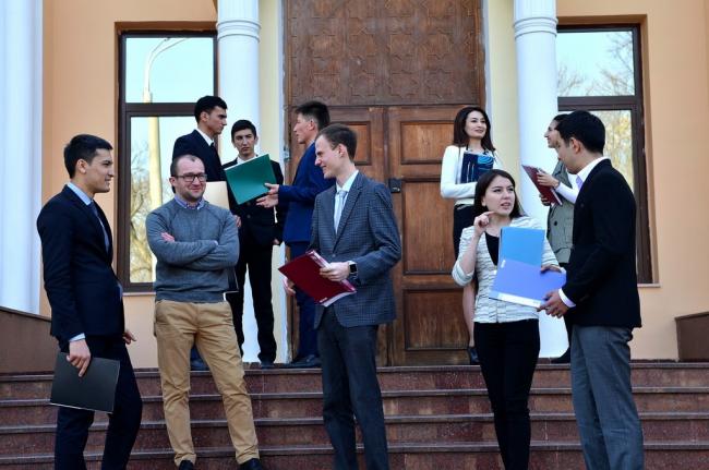 70% узбекской молодежи не хочет уезжать из страны ни при каких обстоятельствах