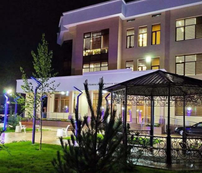 В Комитете женщин опровергли информацию о запрете на ношение нарядной одежды сотрудникам