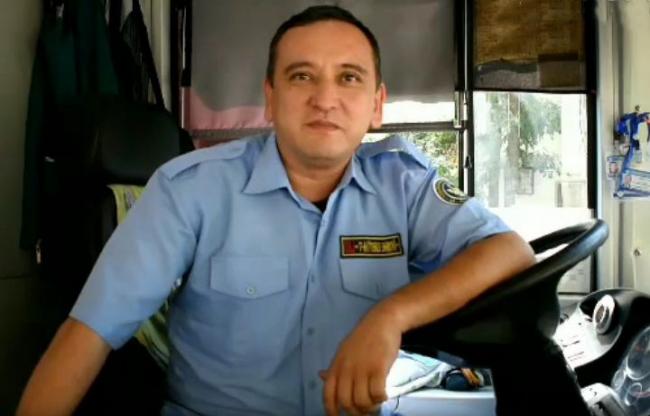Видео: Водитель столичного автобуса отвез в больницу потерявшую сознание пассажирку