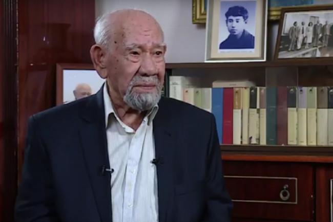 Попавший в «черный список» поэт Шукрулло награжден орденом